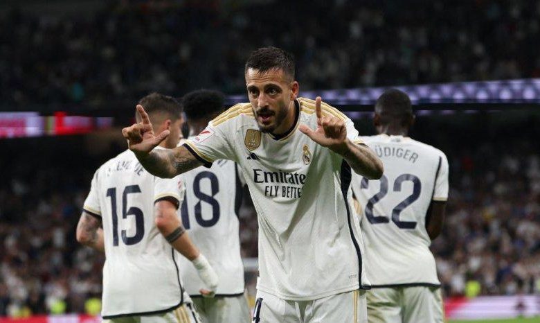 Joselu selebrasi setelah cetak gol dalam laga Real Madrid vs Real Sociedad