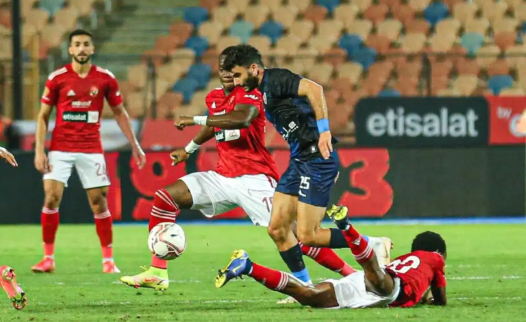 مصر بين الأهلي والزمالك